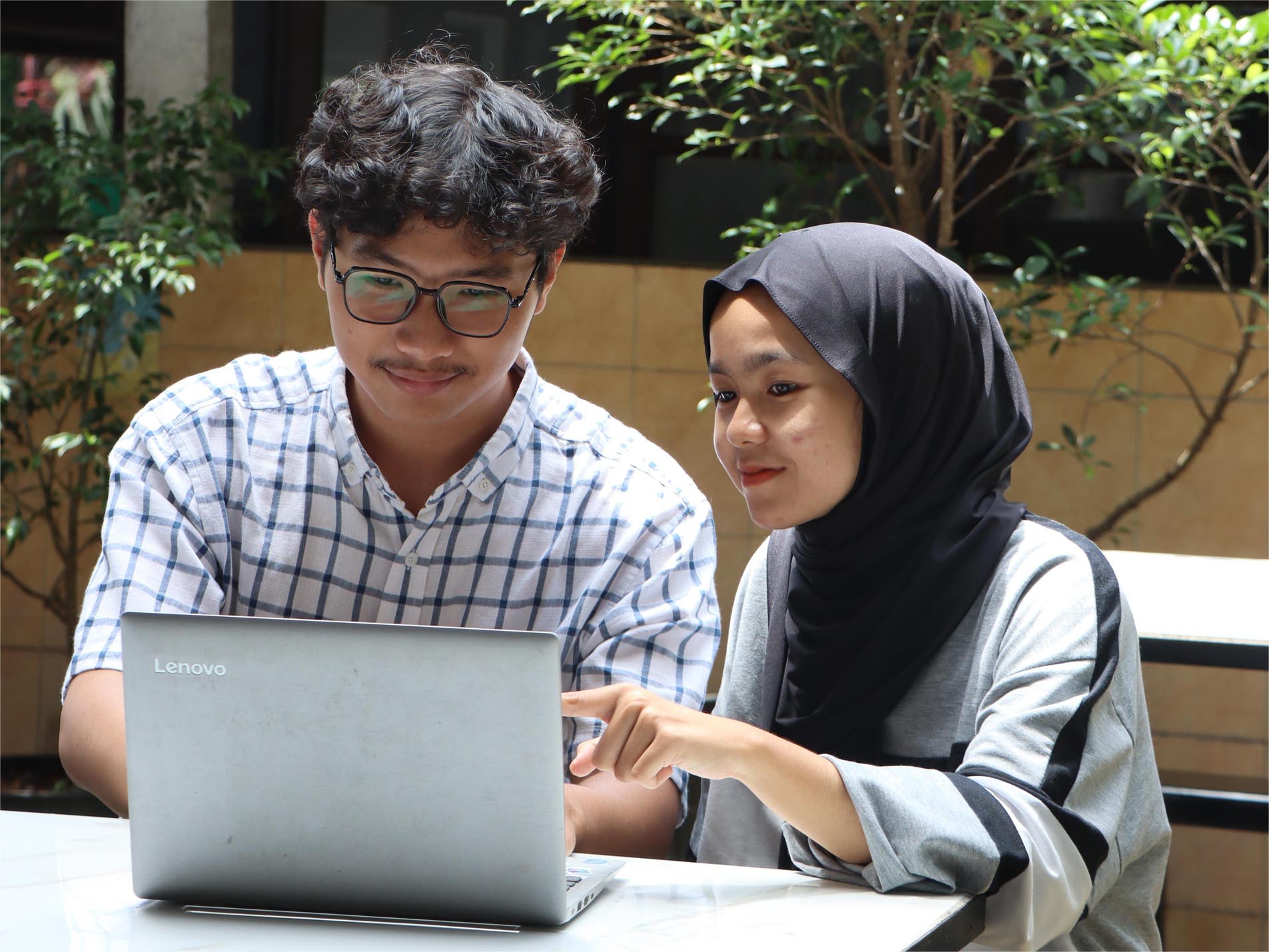 Biaya Pendidikan Kelas Reguler dan Non Reguler Per Semester Hanya 5,5 Juta Untuk Sistem Informasi S1 Serta Rekomendasi Kuliah Di Bandung