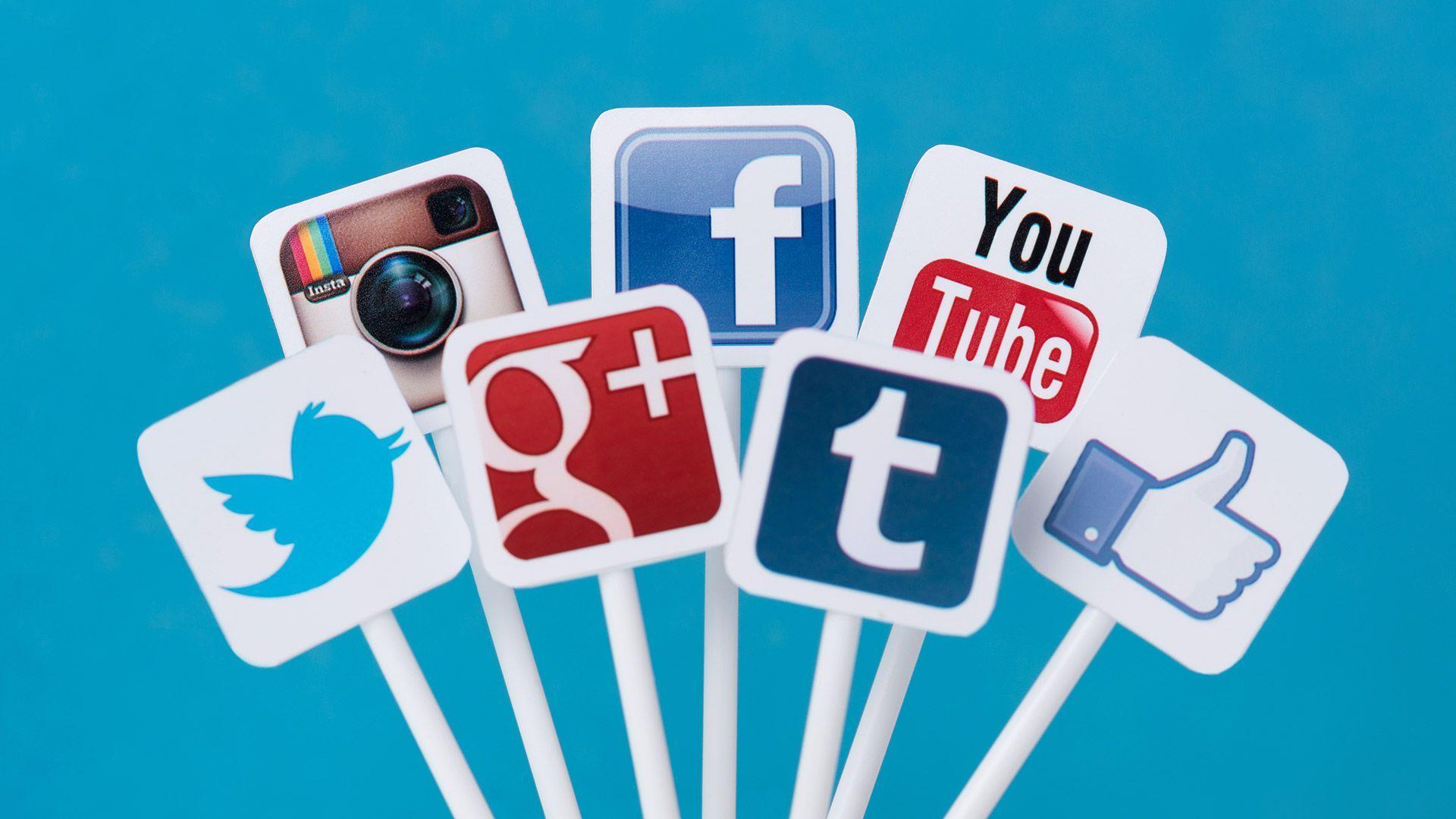 Mendalami Cara Mengelola Krisis di Media Sosial: Solusi Efektif dari Jasa Social Media Management Rajakomen.com