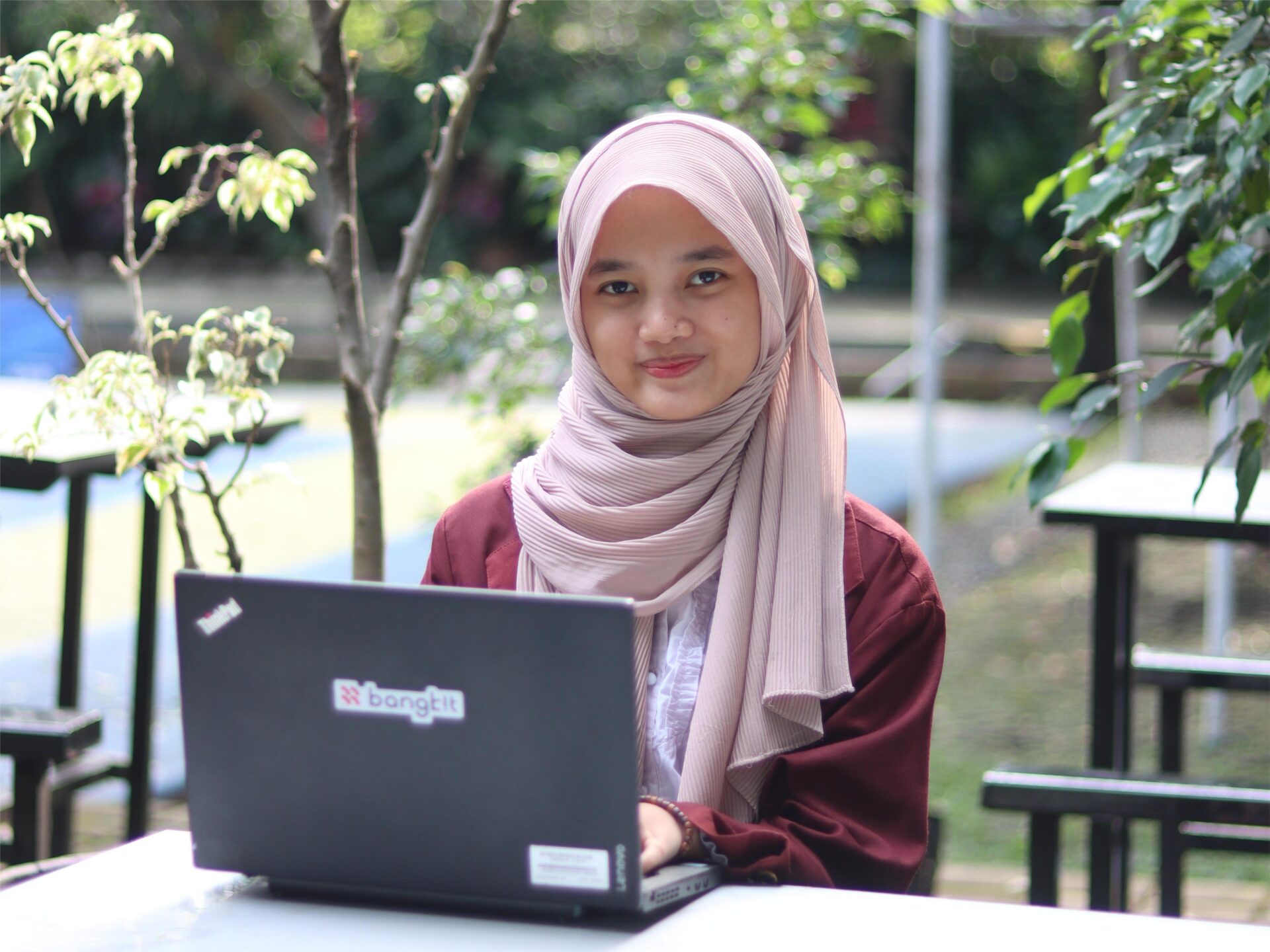 Apakah Tidak Kuliah Karena Biaya Tinggi Masih Jadi Alasan di Zaman Sekarang?